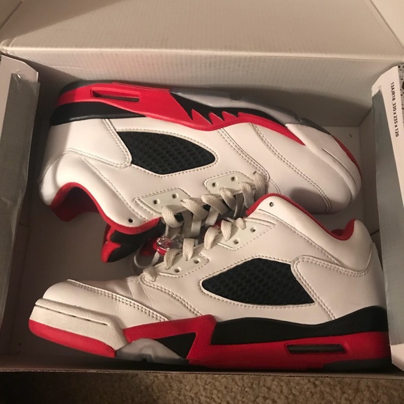 Fire red 5s low - Picture 3 of 4